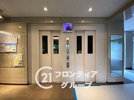 明るくクリーンに保たれたエレベーターホールなどの共有スペースがとても快適ですね！ペット可の充実した環境を物語る整えられた美しいフロアで、心地よく穏やかな日常を過ごせます