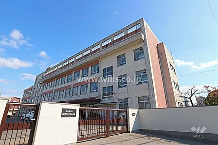 日比野中学校・南校舎[公立]の外観