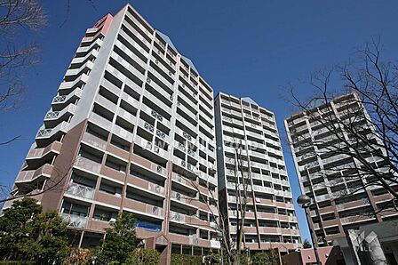 シンフォニアみなみが丘イーストコートA棟の外観(南側から)