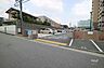 その他：敷地内駐車場は、平面駐車場、機会椎木駐車場の併用タイプです。また、2台分の来客者駐車場があり、短期間滞在を行うことも可能です。