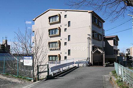 エルグランデ左京山の外観(東側から)
