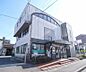 周辺：ＪＡ京都中央 洛南支店まで62m 国道1号線から少し入った立地です。目の前はコンビニです。