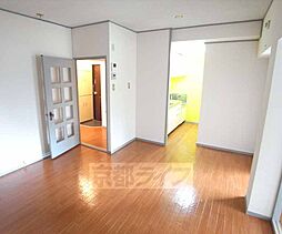 メゾン宇多野 203 2階3LDKのリビング/ダイニング