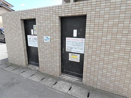 専用のゴミステーションです。