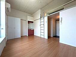 レオパレスマ・メゾン 205号室 2階ワンルームのリビング/ダイニング