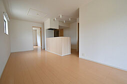 メゾン・ル・シェル 101号室 1階1LDKのリビング/ダイニング