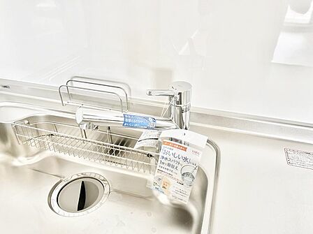 いつでも清潔なおいしいお水を。一つの水栓で水道水と浄水を使い分け。