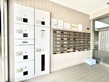 宅配BOX完備で不在の時もお荷物を受け取れます