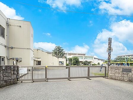 小学校 270m 千葉市立幸町第三小学校