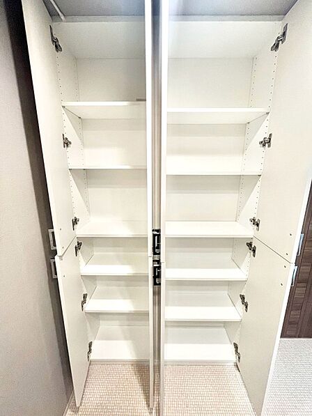 便利なリネン庫で、スッキリした使いやすい洗面室に  