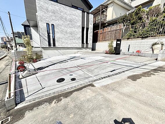 目の前が駐車場...