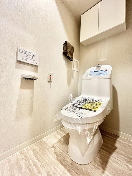 毎日を快適に!清潔感あるウォシュレットトイレ。