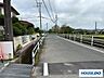 外観：前面道路含む現地写真