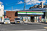 周辺：ファミリーマート越谷大里店（550m）
