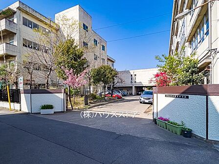 草加市立花栗中学校(170m)