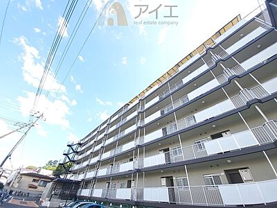 外観:友人を呼びたくなるリノベーション済みのきれいな住まいです 外観:友人を呼びたくなるリノベーション済みのきれいな住まいです