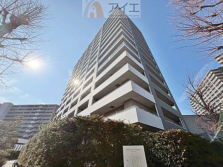 友人を呼びたくなるリノベーション済みのきれいな住まいです