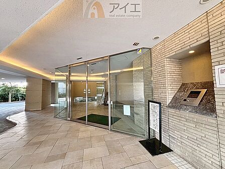 清掃や修理、不審者への声掛けも。管理員日勤は防犯にも有効