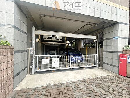 駐車場があるため車通勤の方にも安心なマンションです(要空確認)