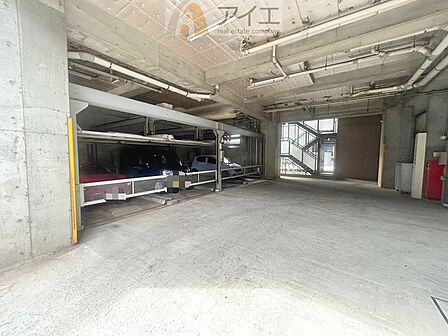 駐車場があるため車通勤の方にも安心なマンションです(要空確認)