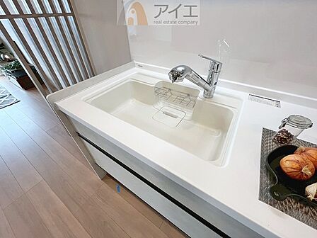 【施工例】水道一体型の浄水器。ボタン一つで切替可能水回りもすっきり