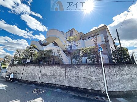 友人を呼びたくなるリノベーション済みのきれいな住まいです
