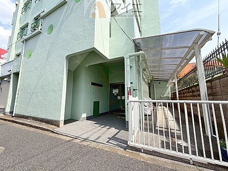 共用部の清掃・修理は管理員が実施