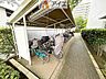 設備：広々スペースの駐輪場はご家族の自転車を置くことができます