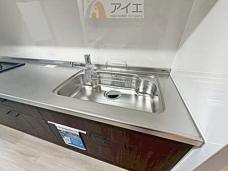 水道一体型の浄水器。ボタン一つで切替可能水回りもすっきり