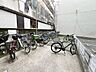 その他：広々スペースの駐輪場はご家族の自転車を置くことができます
