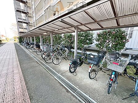 セキュリティ面にも配慮した駐輪場がございます