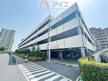 駐車場があるため車通勤の方にも安心なマンションです(要空確認)