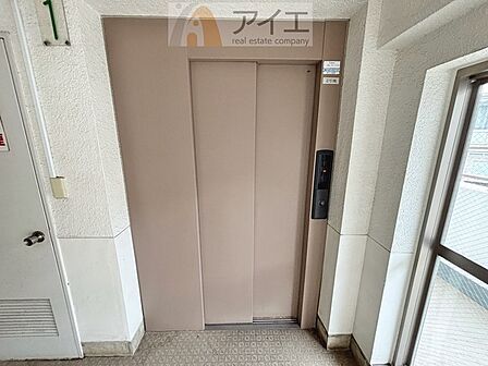 清掃も行き届いたエレベーターホール