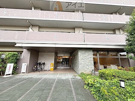 清掃や修理だけでなく、不審者への声掛けも。管理員の活動は防犯にも有効