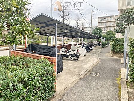 セキュリティ面にも配慮した駐輪場がございます