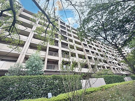 清掃や修理、不審者への声掛けも。管理員日勤は防犯にも有効