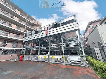 駐車場があるため車通勤の方にも安心なマンションです（要空確認）