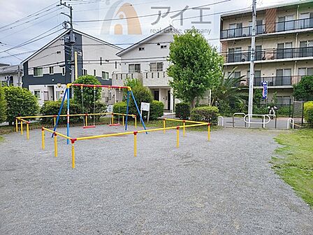 公園が近く、子育て家族に嬉しい緑豊かな環境です