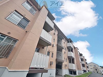 外観:友人を呼びたくなるリノベーション済みのきれいな住まいです 外観:友人を呼びたくなるリノベーション済みのきれいな住まいです