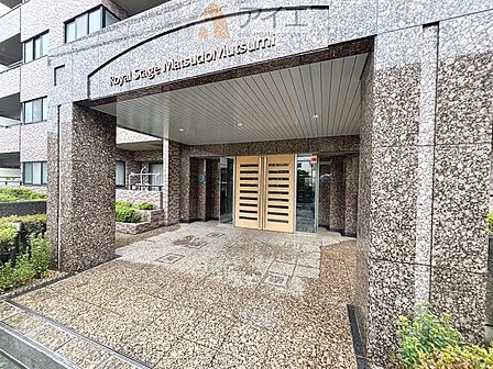 清掃や修理、不審者への声掛けも。管理員日勤は防犯にも有効