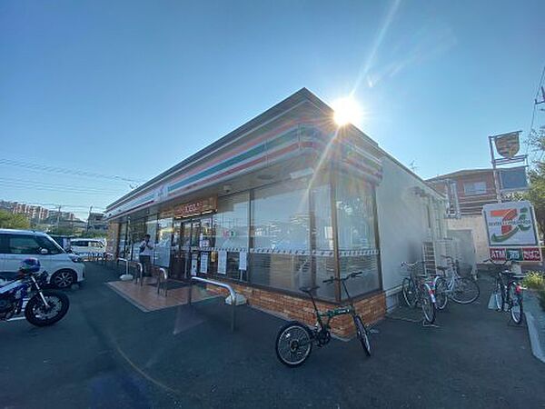 画像16:【コンビニエンスストア】セブン-イレブン 八王子越野店まで121ｍ