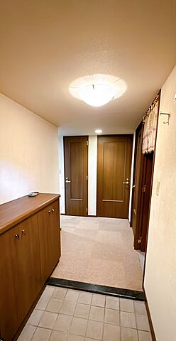 玄関 新本牧壱番館 1階/-