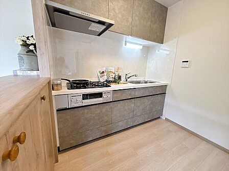 3口コンロなので同時に調理ができ、お料理もはかどります。
