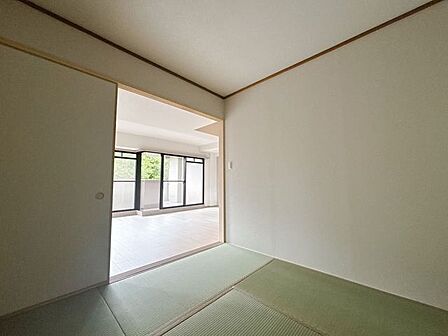 和室も日当たりが良く、明るい空間となっております。