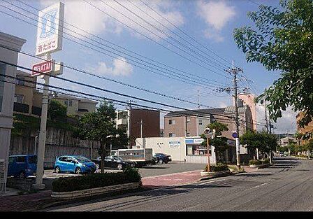 ローソン奈良鳥見町店 1460m
