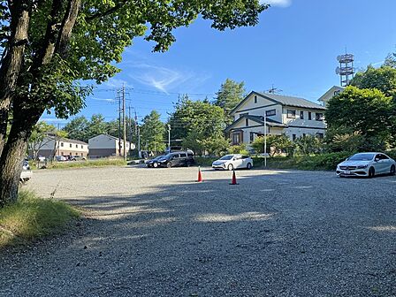 敷地外駐車場(マンション前の向かい)