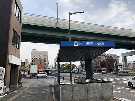 浅間町駅まで　720m　徒歩約9分●相対式ホーム2面2線を有で地上とコンコース、ホームと地下連絡通路を結ぶエレベーターなど、バリアフリー設備が整っています。