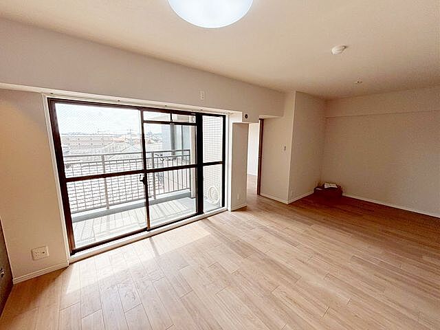 リビング/ダイニング グラン・ドムール南仙台 4階/-