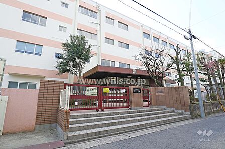 志賀中学校[公立]の外観