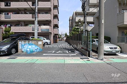 駐車場出入り口